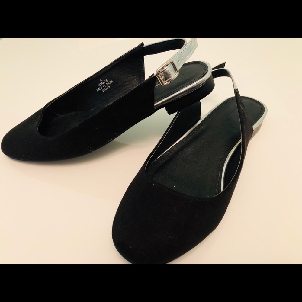 Flat shoes